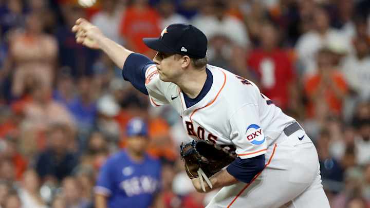 Philadelphia Phillies Expressing Interest in Two Right-Handed Relievers