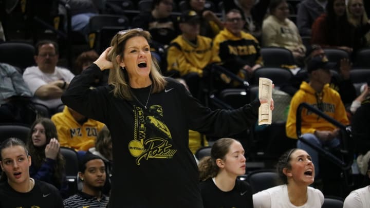 Missouri Women's Basketball Drops Third Straight Game in Loss to Arkansas Missouri Women's Basketball Drops Third Straight Game in Loss to Arkansas