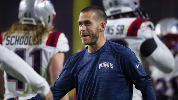 Florida Hiring New England's Joe Houston to Oversee Special Teams Florida Hiring New England's Joe Houston to Oversee Special Teams