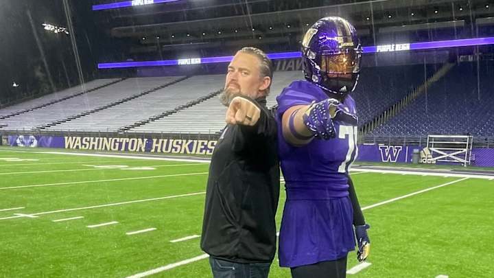 Huskies Flip Another Arizona Signee in 6-8, 315-pound Offensive Tackle Huskies Flip Another Arizona Signee in 6-8, 315-pound Offensive Tackle