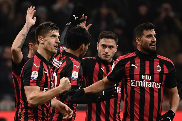 Run go to work filter Photo: AC Milan 2019/20 Kit Leaked as Puma Seek to Continue Retro Look at  San Siro - Sports Illustrated