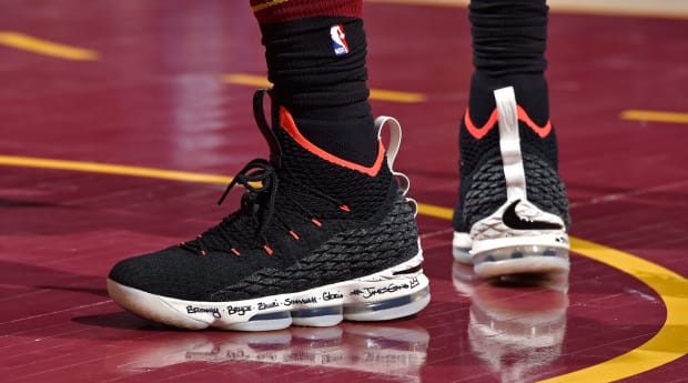lebron 15 shoes playoffs 2018