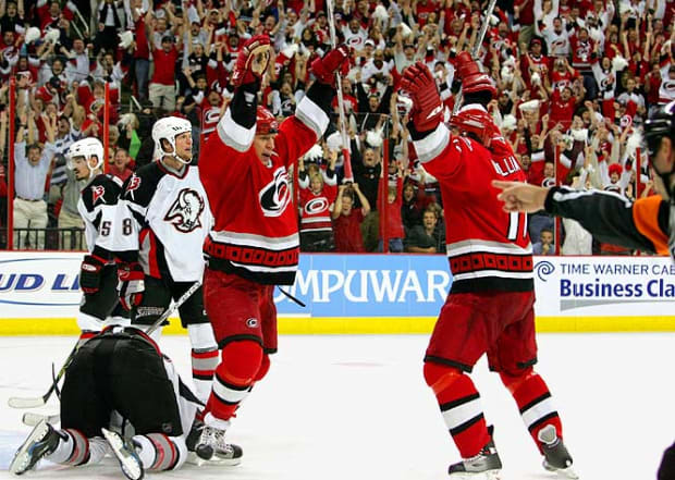When Jeff Friesen Prevented a New Jersey Devils Collapse: Looking Back at  the 2003 Eastern Conference Finals - All About The Jersey