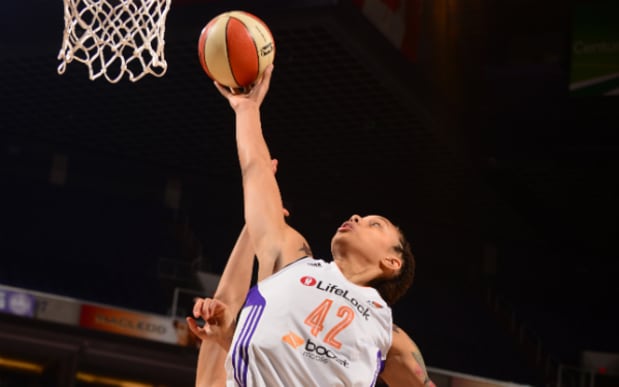 Video Brittney Griner Becomes First Player To Dunk Twice In Wnba Game Sports Illustrated