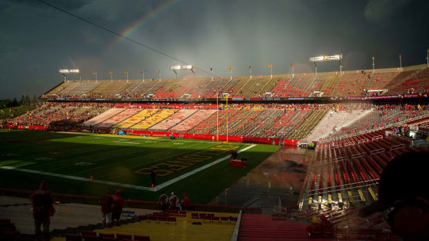 Iowa State to Allow 25,000 Fans at Season Opener vs. Louisiana