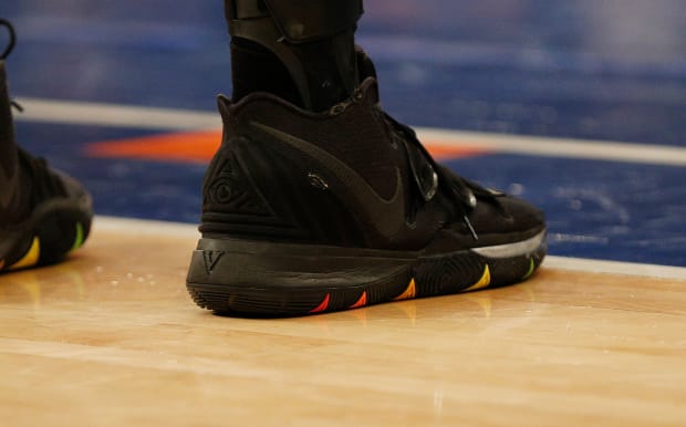 mitchell robinson shoes