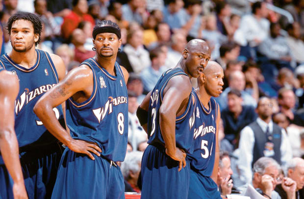 Paradoja aceptar Plantando árboles Michael Jordan's NBA return with the Wizards, 20 years later - Sports  Illustrated