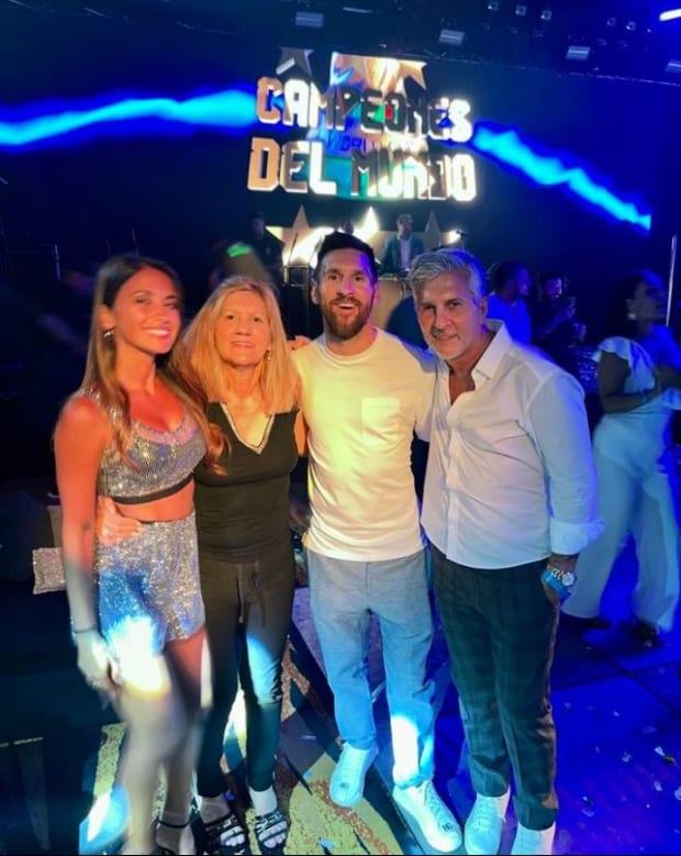 Lionel Messi and wife Antonela Roccuzzo throw World Cup party - FutƄol on FanNation