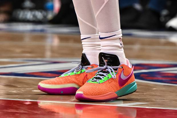 lebron 20s