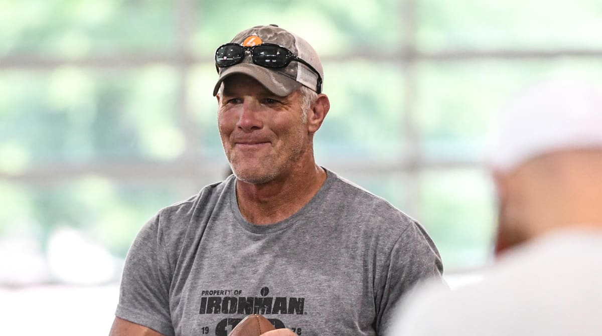 Mississippi Official Demands Brett Favre Repay $730,000 in Misspent Welfare Funds