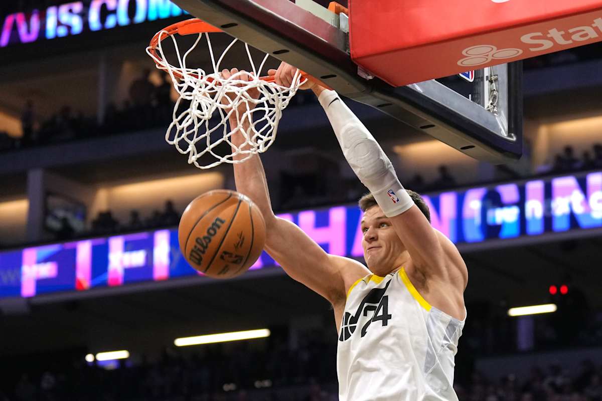 WATCH Walker Kessler throws down a poster dunk for the Utah Jazz BVM