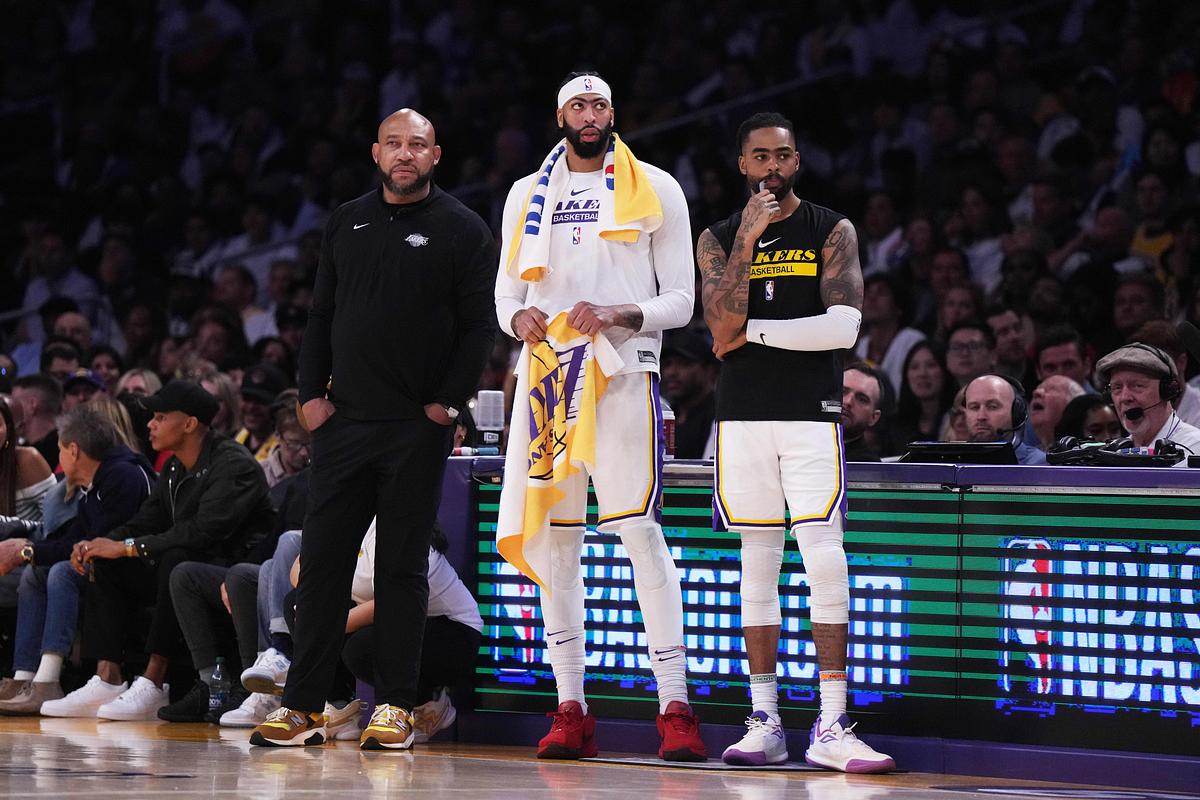 Lakers News: LA Fans Furious At Darvin Ham After New York Loss - BVM Sports
