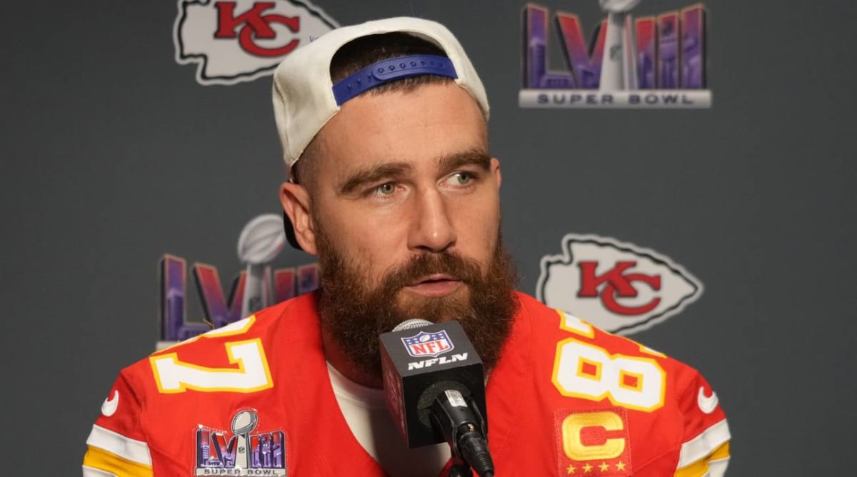 Travis Kelce Cleverly Sidesteps Question About a Super Bowl Proposal to Taylor Swift