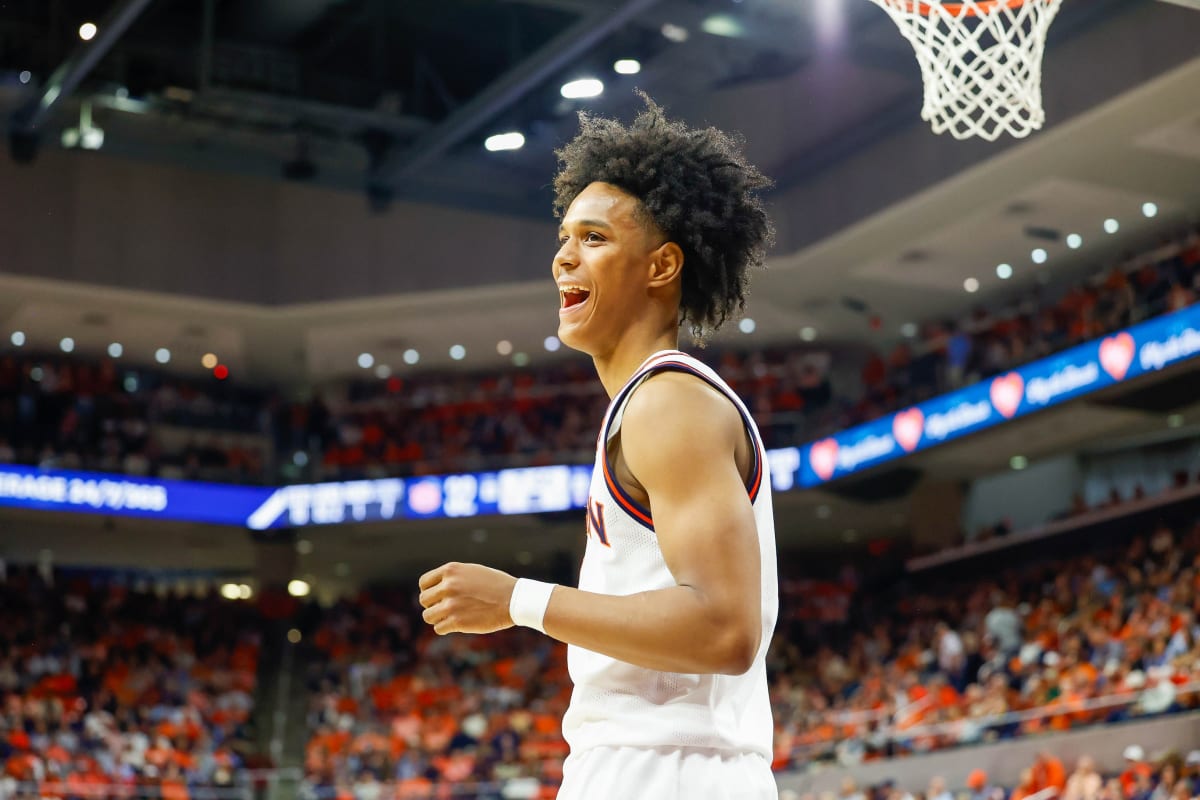Auburn Basketball Faces Crucial Ranked Opponents in SEC Title Race