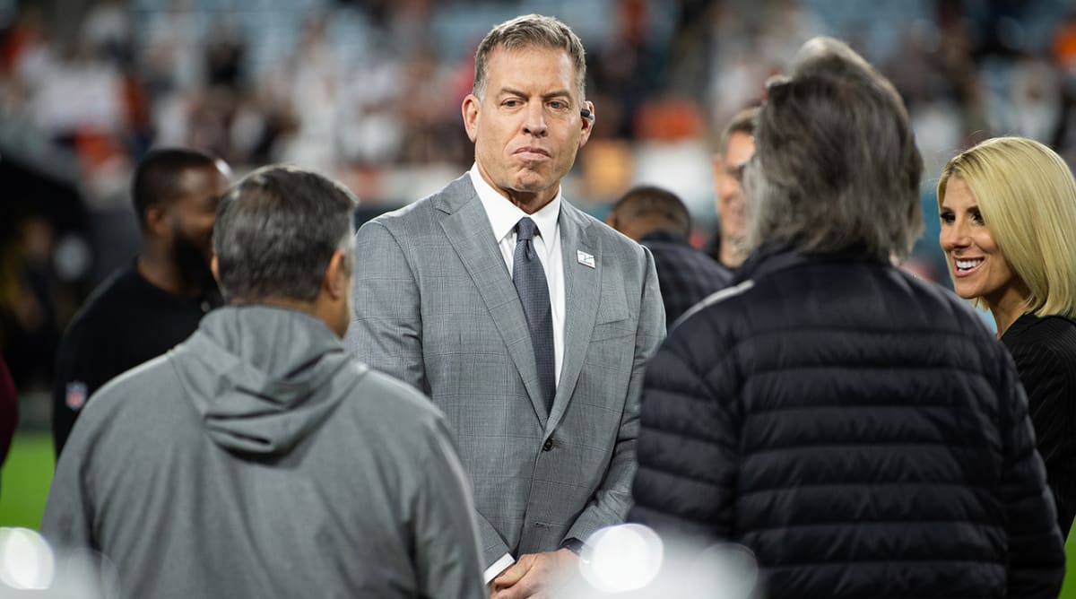 Fans Dunked on Troy Aikman’s Old Tweet About Patrick Mahomes After Chiefs’ Super Bowl Win