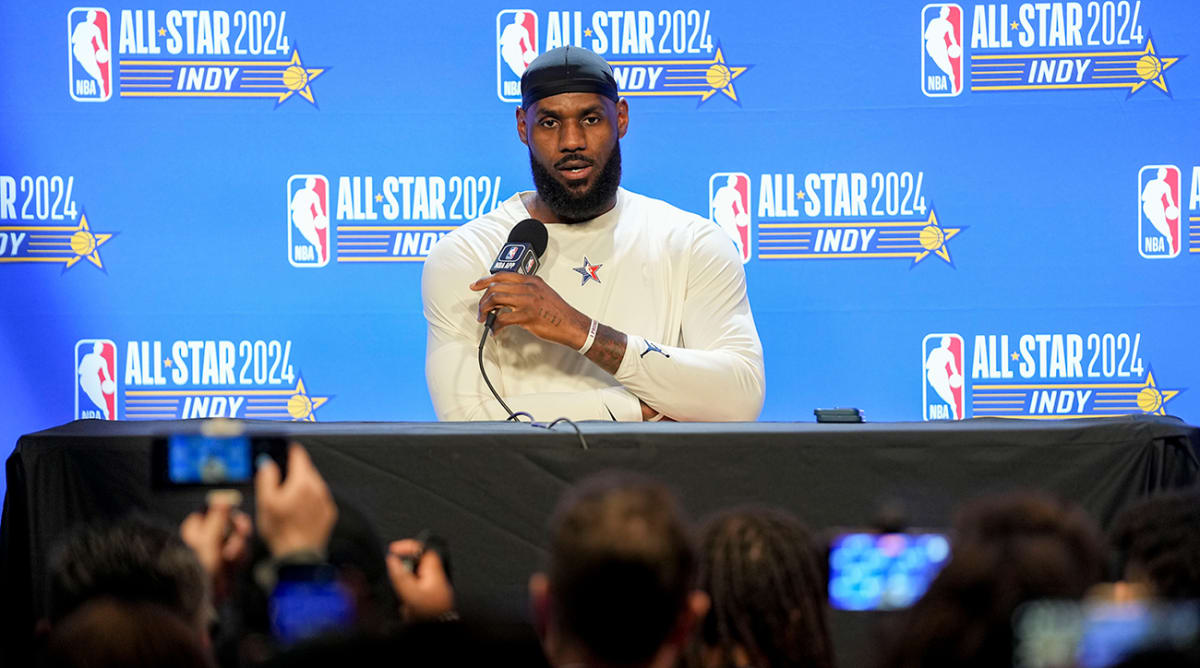 LeBron James Shared a Heartwarming Moment With a Reporter Ahead of All-Star Game