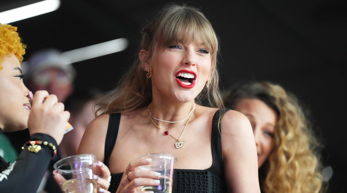 Pop-Tarts Asks Taylor Swift One Simple Request After Pop Star Baked Goodies for Chiefs