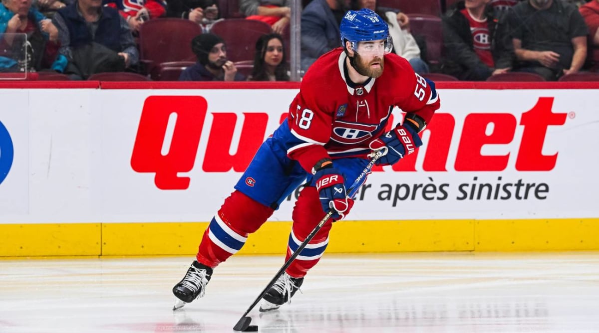 Canadiens’ David Savard Scores Amazingly Improbable Goal From Center