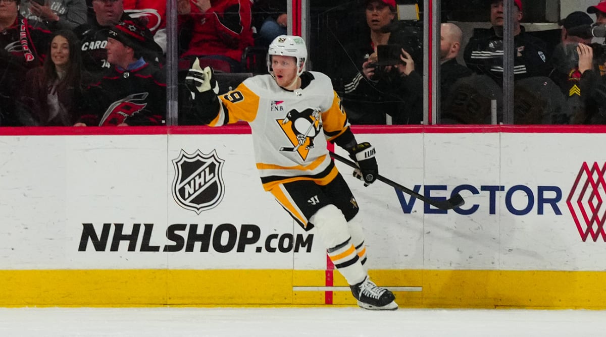 Hurricanes Acquire Jake Guentzel in Trade With Penguins