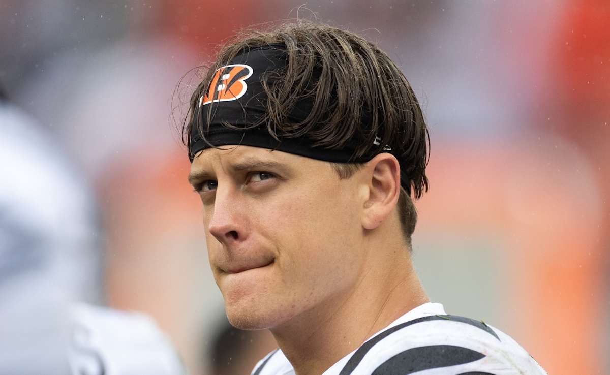 Look Joe Burrow, Bengals Arrive for Road Matchup With Tennessee Titans