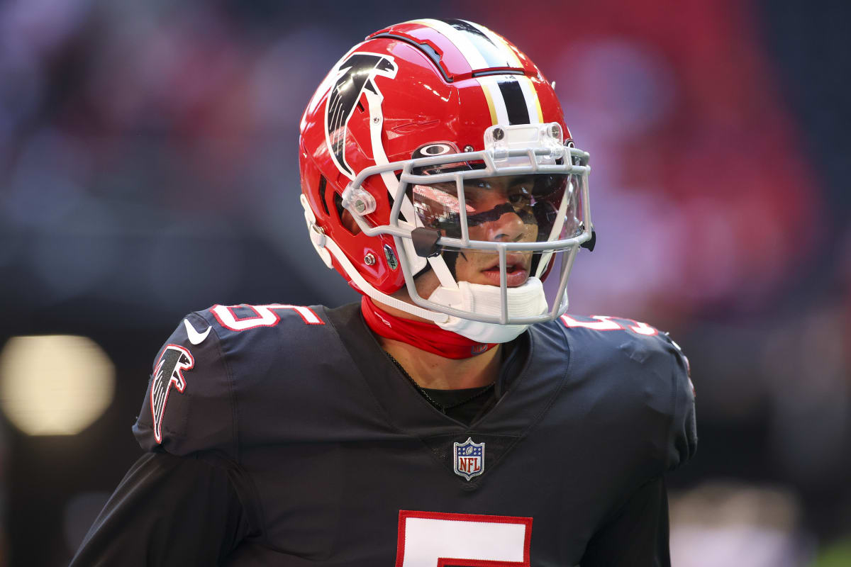 LOOK: Falcons Reveal Throwback Uniform vs. Packers, Arena