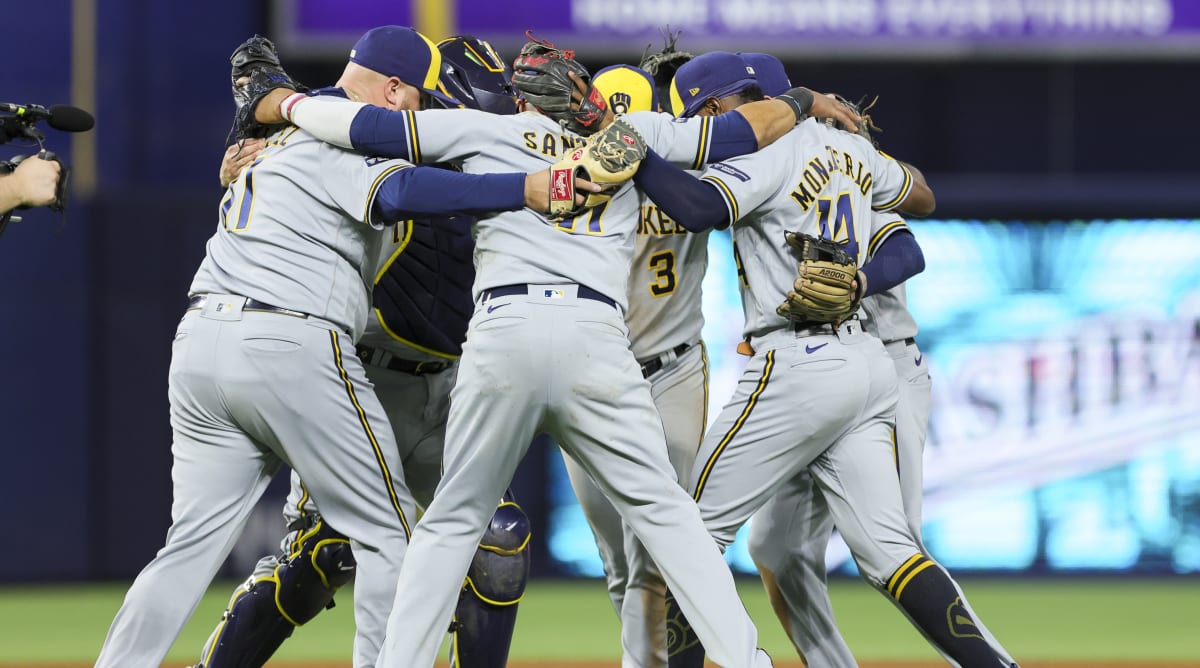 Brewers Clinch Playoff Berth in Most Unlikely Way Possible