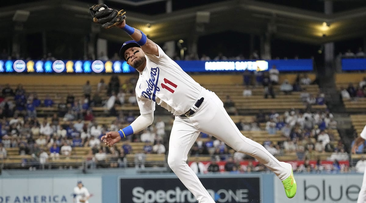 Dodgers get important Miguel Rojas injury update