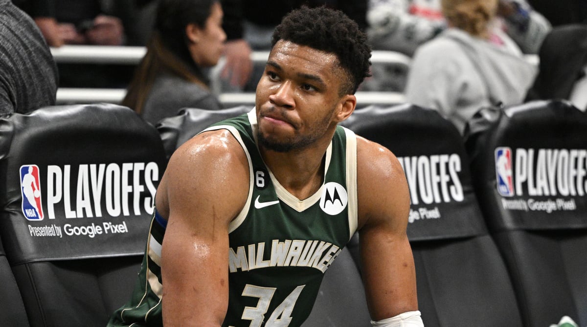 Giannis Antetokounmpo third in jersey sales, Bucks fifth as a team