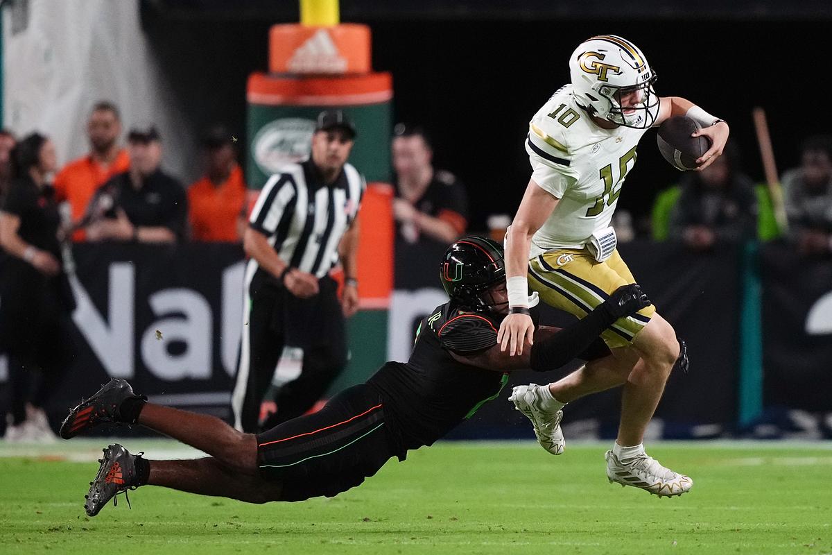 College Football World Reacts to Miami's Stunning Loss