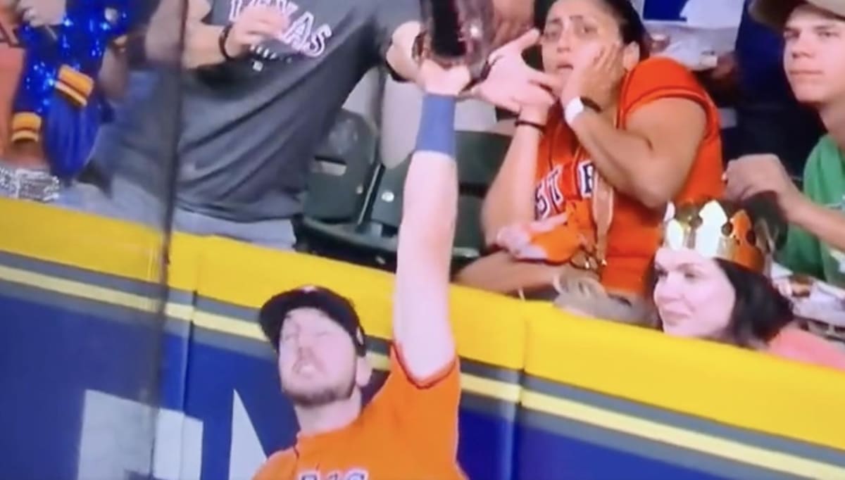MLB Fans Were Totally Confused by This Crown-Wearing Astros Fan’s Reaction to Home Run