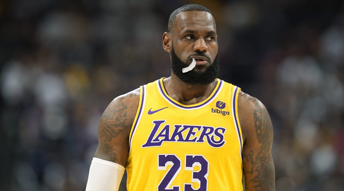 LeBron James turns up to Lakers' opener against the Nuggets in