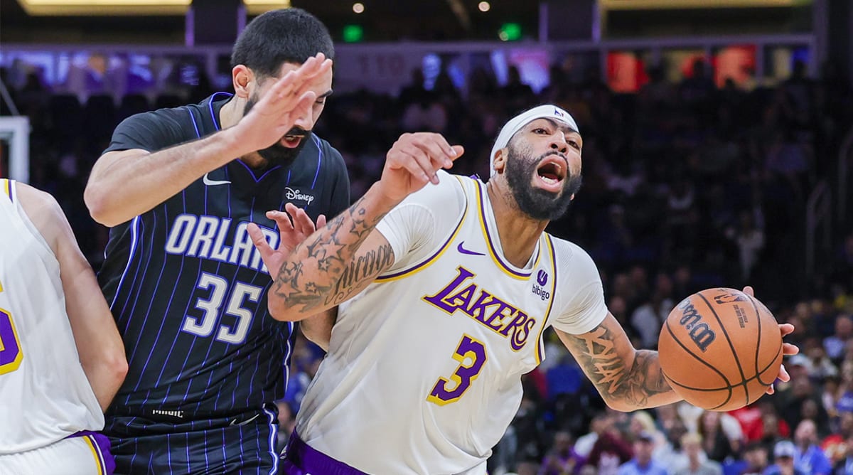 Lakers’ Anthony Davis Called Out as ‘Big Flopper’ by 76ers Big Man Ahead of Matchup