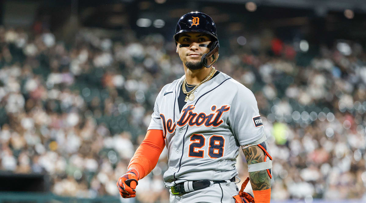 Tigers’ Javier Báez Surprises No One By Opting In for 98 Million Left