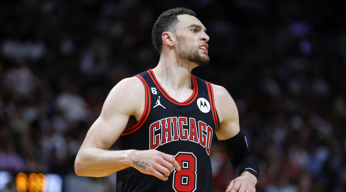 Bulls’ Zach LaVine Abruptly Rushes Off Court, Refuses Interview After Win vs. Heat