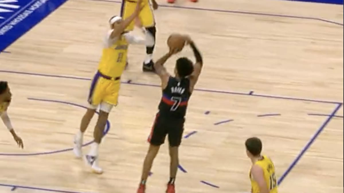 Pistons Posted the Saddest ‘Highlight’ From Their Blowout Loss to the Lakers