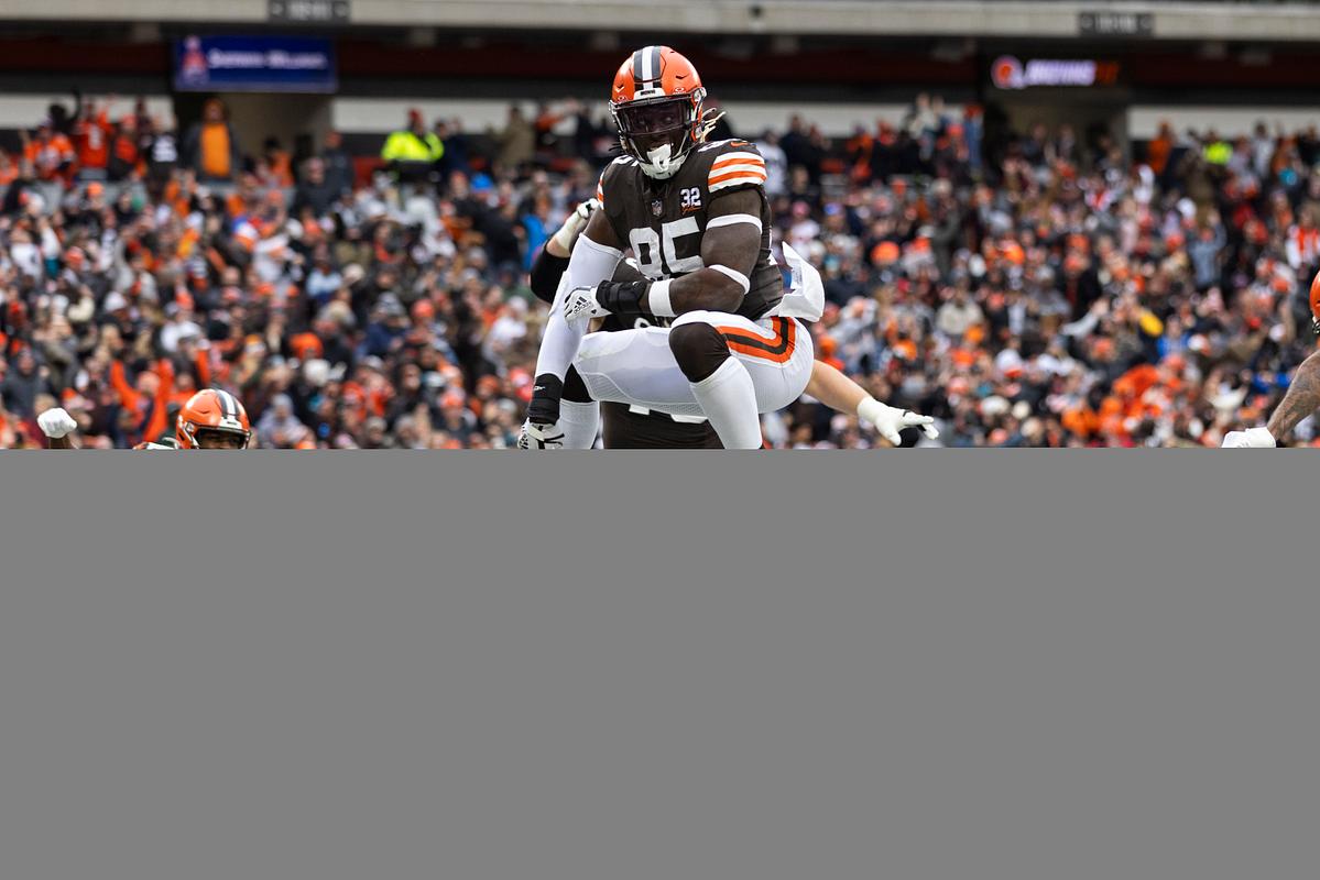 David Njoku The Rollercoaster Journey To Success With The Cleveland david-njoku-the-rollercoaster-journey-to-success-with-the-cleveland