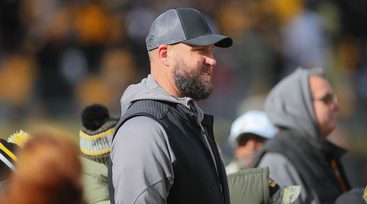 Ben Roethlisberger Weighs in on Who Should Start at Quarterback for Steelers vs. Bengals