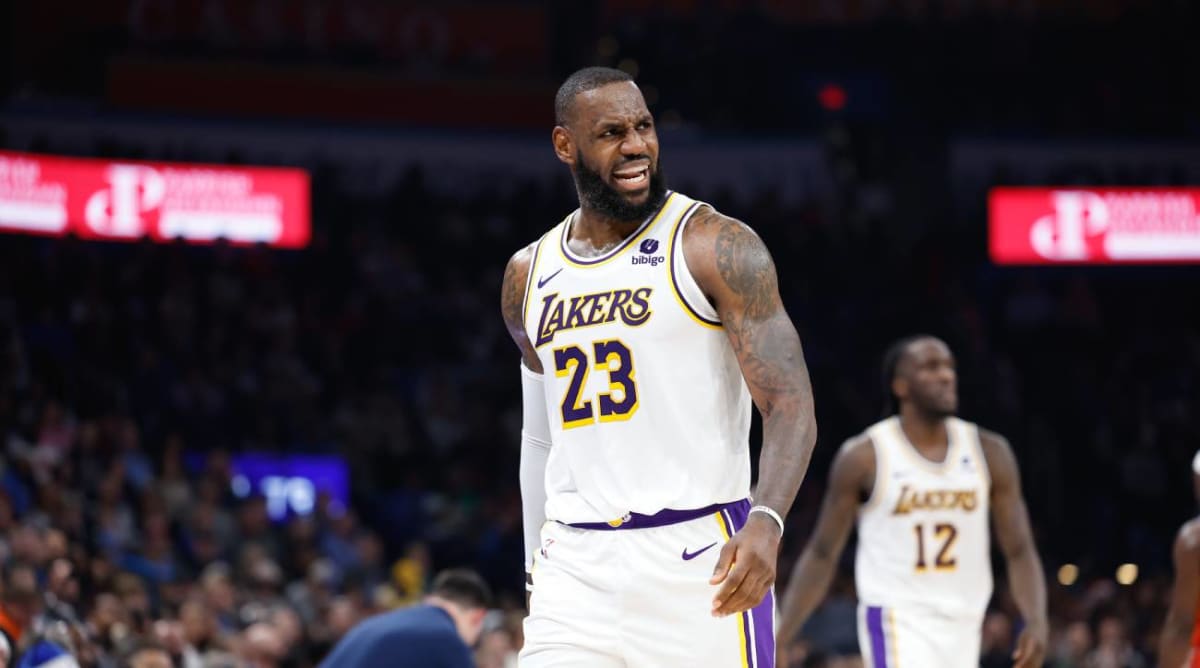 LeBron James Defends Lamar Jackson From Awful Sports Radio Take After  Ravens' Huge Win
