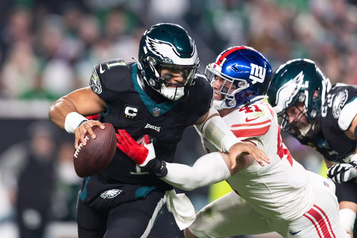 WATCH Giants Pull Closer to Eagles on Jalen Hurts PickSix BVM Sports