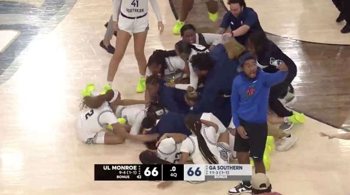 Improbable Georgia Southern Buzzer-Beater Ends in Celebratory Dogpile
