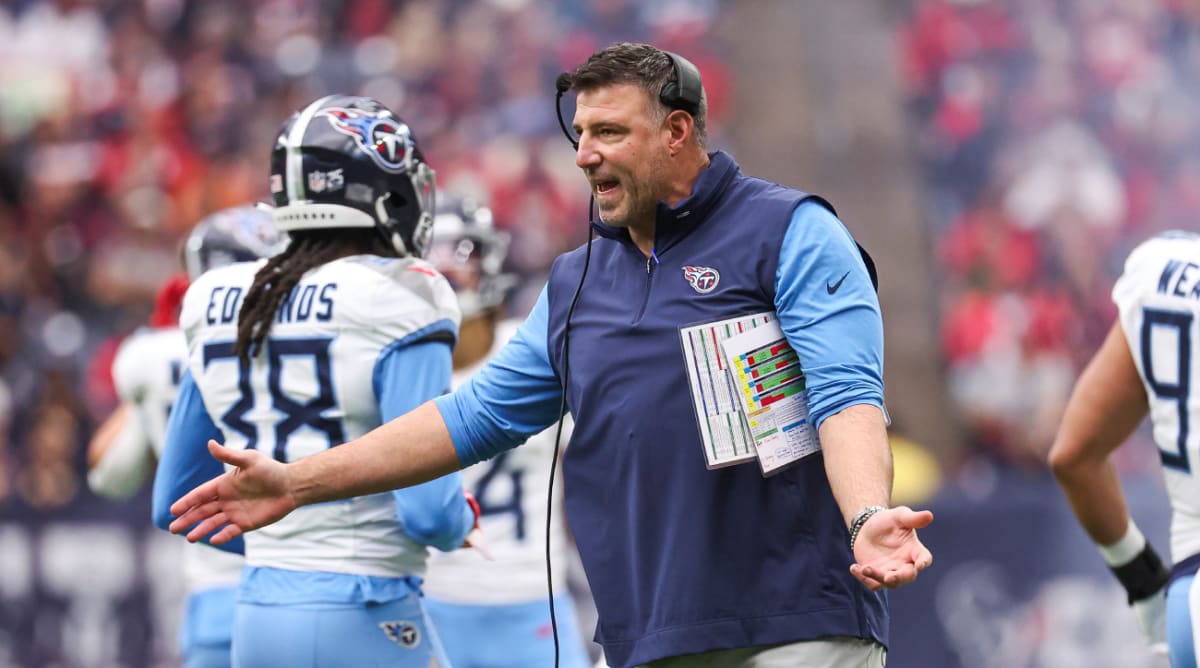 Report: Titans Make a Decision on Mike Vrabel’s Future With the Team