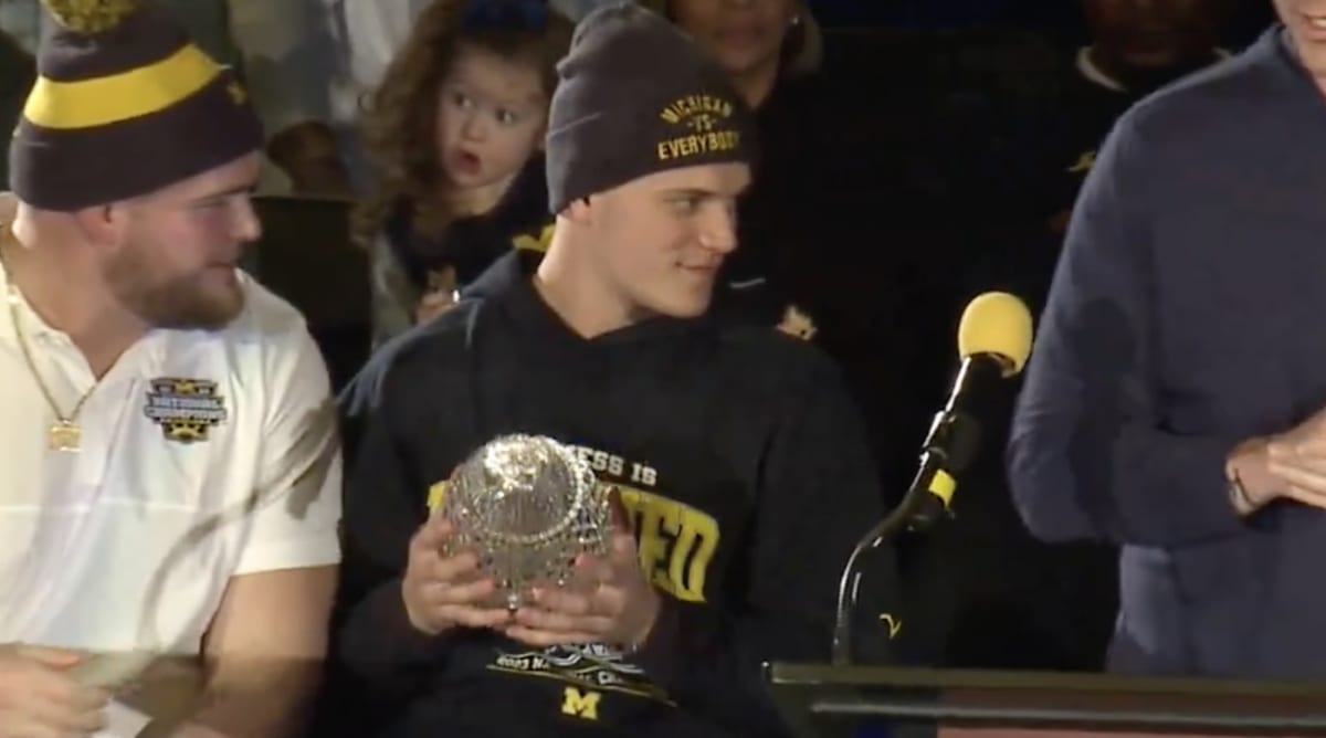 JJ McCarthy wins CFB trophy on probably his last throw at Michigan