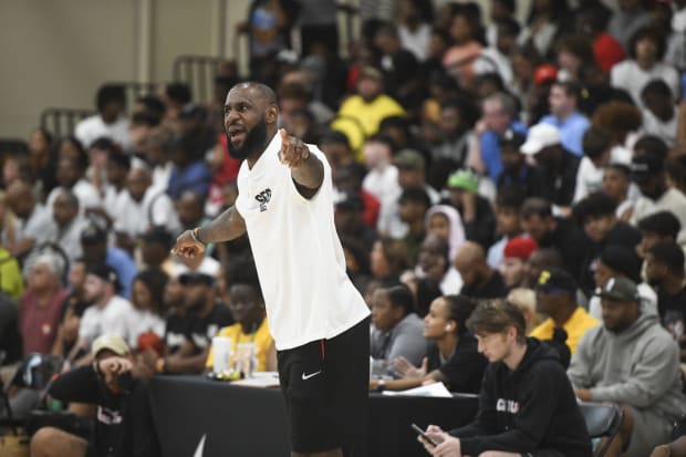 LeBron James Was So Fired Up While Coaching His Son’s Team at Nike Peach Jam