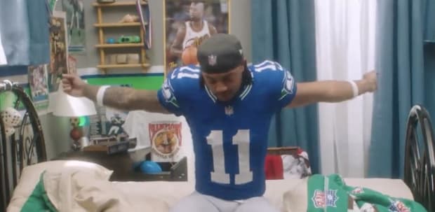 Seahawks Used Awesome 1990's-Themed Video To Show Off Sweet Throwback  Uniforms