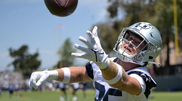 Cowboys WR Makes Dynamic Catch But Suffers Concussion in Practice