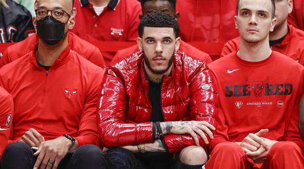 Bulls Apply for Disabled Player Exception Due to Lonzo Ball's Injury, per  Report