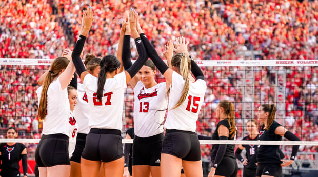 Nebraska Volleyball Breaks World Record With Match In Football Stadium Nebraska Volleyball Breaks World Record With Match In Football Stadium