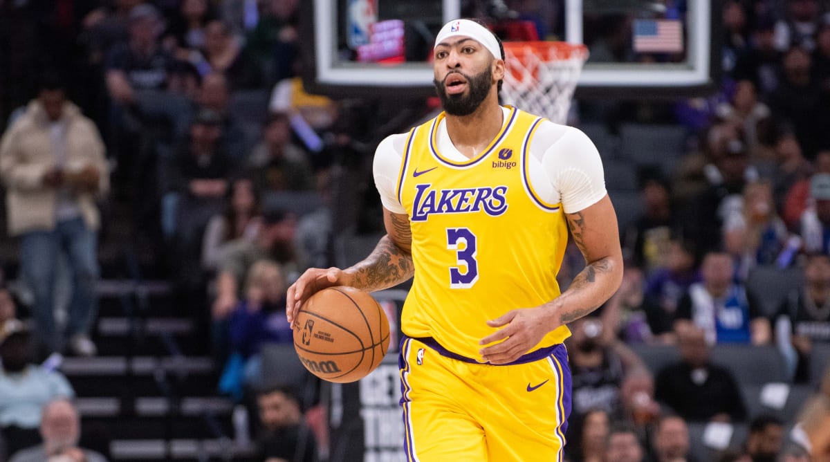 Lakers’ Anthony Davis Offered Gory Details of Eye Injury Suffered vs. Warriors