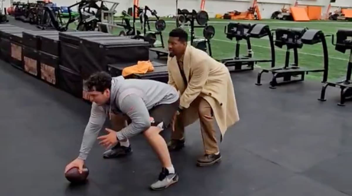 Jameis Winston Took Snaps Under Center in Full Suit After Officially Signing With Browns