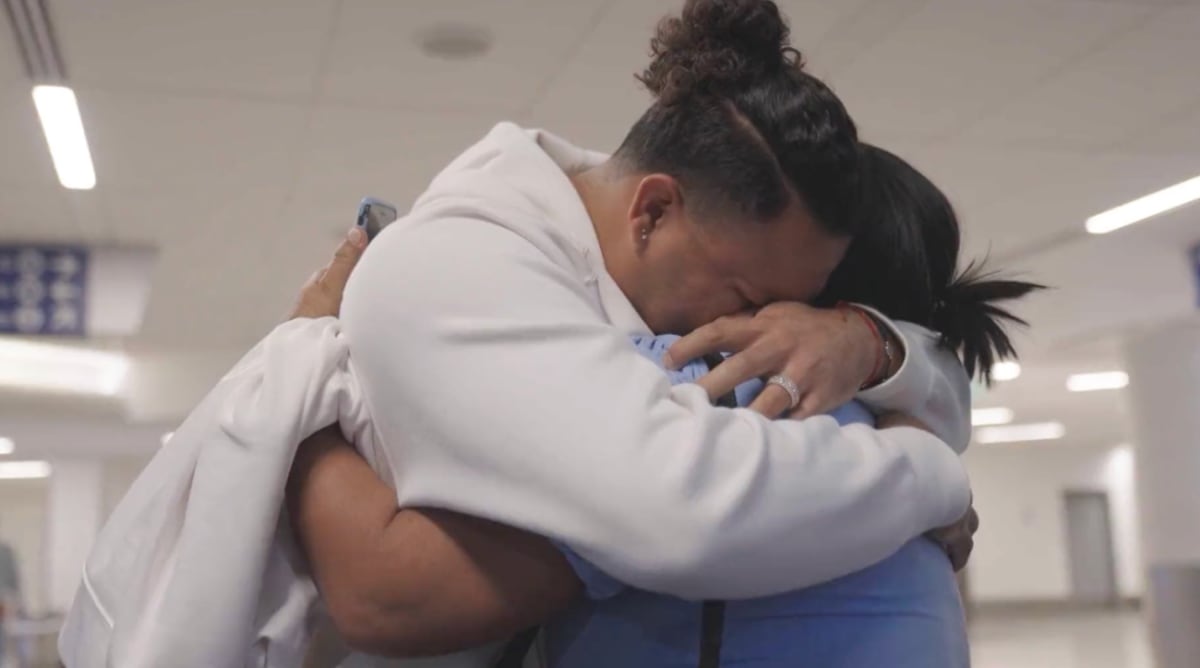 Photo of Dodgers Pitcher Tearfully Reuniting With His Mom Is the Best Thing You’ll See Today